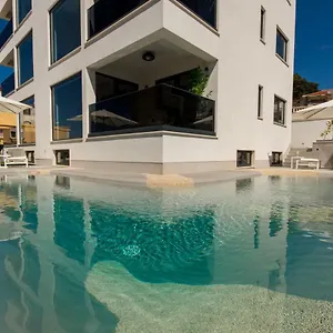 https://villa-royal-trogir.splithotels.org